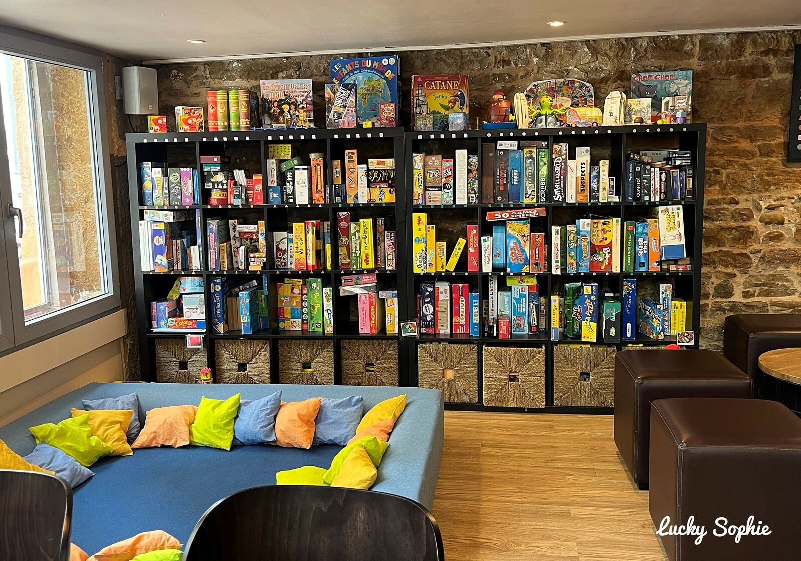 découvrez le meilleur bar à jeux de lyon, un lieu convivial pour partager des moments ludiques entre amis autour d'une large sélection de jeux de société.