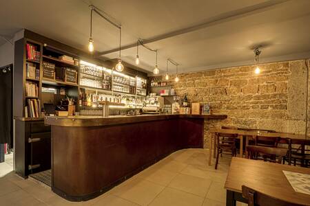 découvrez le meilleur bar à jeux de lyon, un lieu convivial pour partager des moments ludiques autour de centaines de jeux de société, cocktails et bonne humeur garantis !