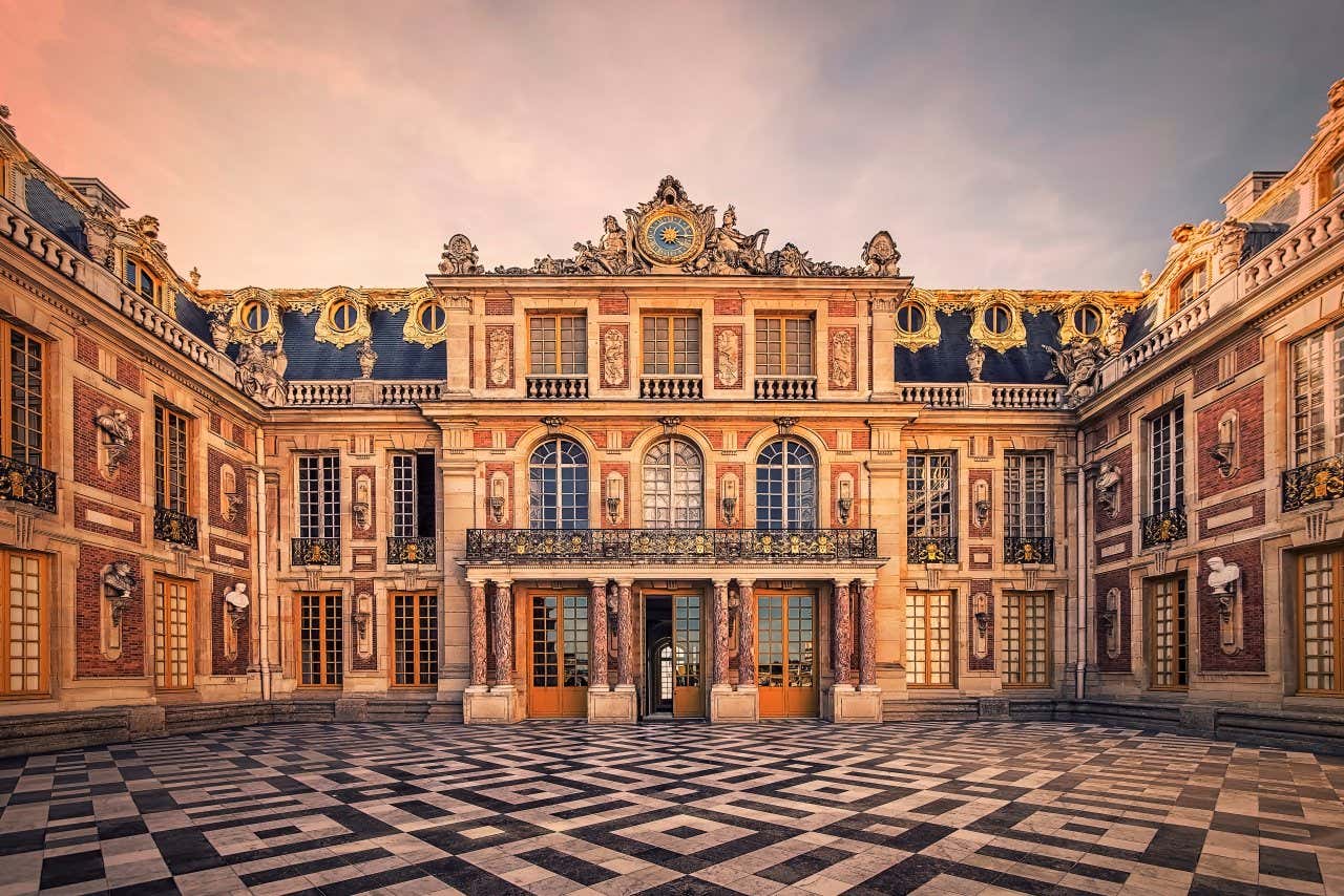 découvrez les plus beaux palaces de france, des établissements d'exception alliant luxe, élégance et patrimoine pour un séjour inoubliable.