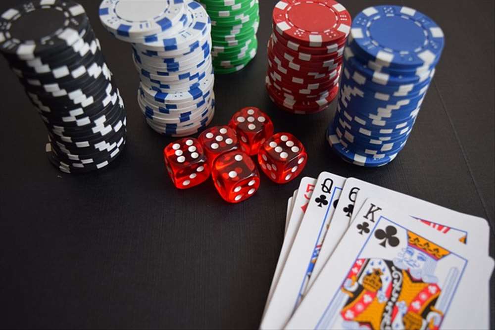 découvrez comment jouer aux jeux de dés au casino, maîtrisez les règles et augmentez vos chances de gagner avec nos conseils experts.