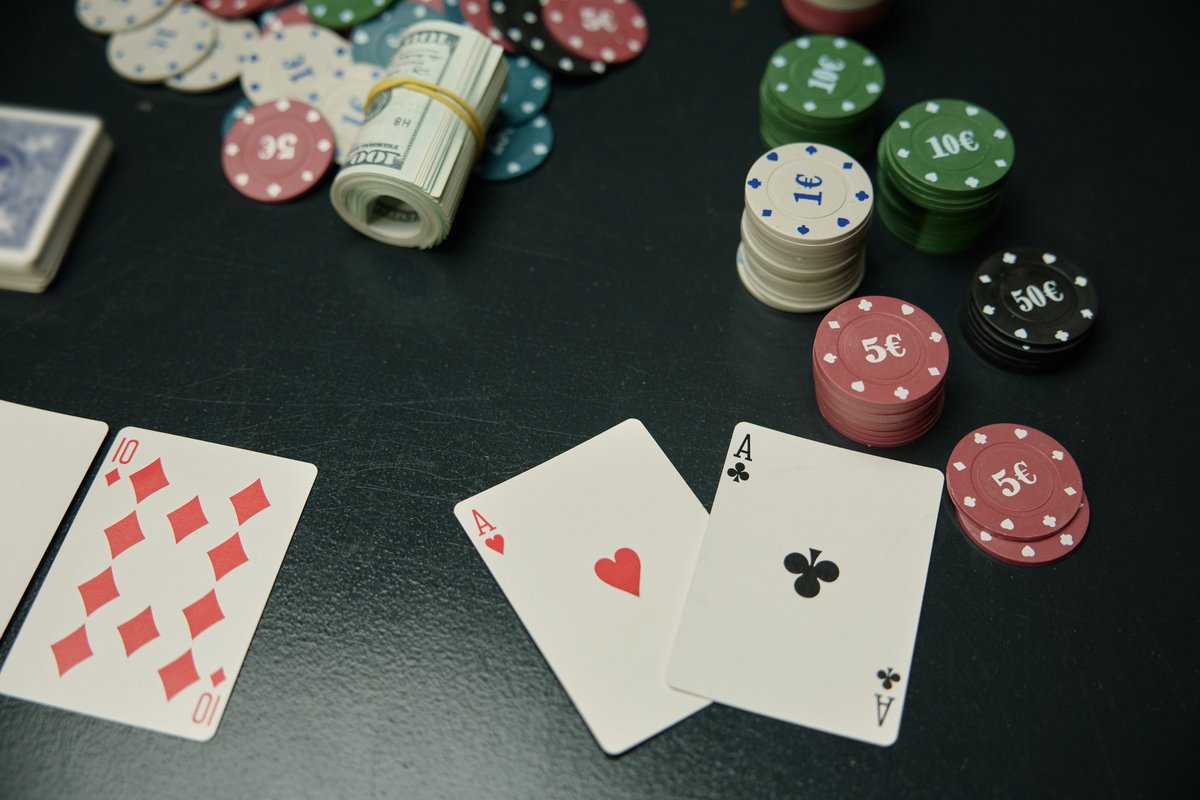 découvrez les plus grands coups de poker historiques qui ont marqué l'histoire du jeu, entre stratégies audacieuses et moments inoubliables.