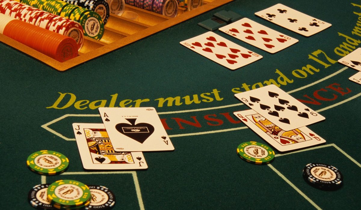 découvrez le plaisir du blackjack croupier en direct : jouez avec un vrai dealer pour une expérience authentique et immersive en ligne.