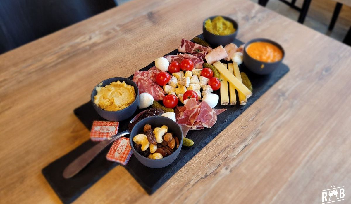 découvrez le meilleur bar à jeux de lyon, un lieu convivial pour partager des moments ludiques entre amis autour d'une large sélection de jeux et de boissons.